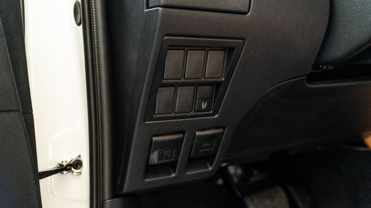 Toyota Fortuner AUTO AC | 2.7 | V4 | 2025.| EXPORT ANYWHERE