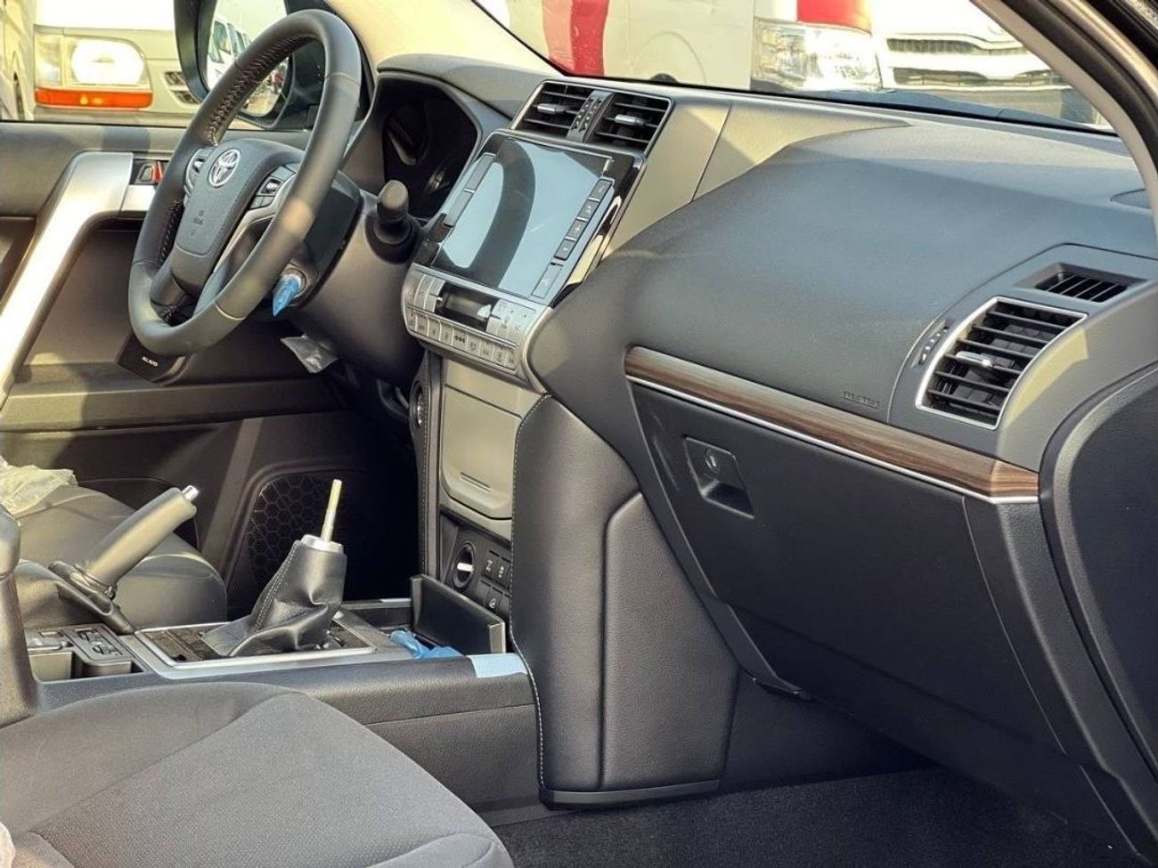 Toyota Prado VX 4.0L PTR A/T // 2023 // HIGH OPTION WITH POWER & LEATHER & COOLING SEATS , DVD & BACK CAMERA // S