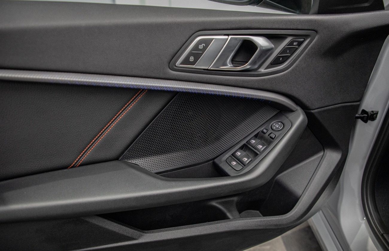 بي أم دبليو 120i Sport 2.0L