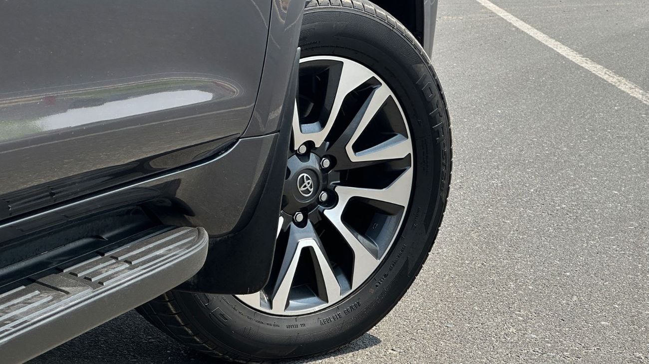 Toyota Prado GXR 4.0L 4WD V6 Low Mileage GCC in Perfect Condition