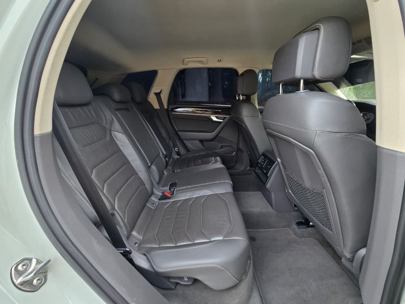 Volkswagen Touareg Comfortline 3.0L VOLKSWAGEN TOUAREG COMFOTLINE 2018 GCC // PERFECT CONDITION // ACCIDENT FREE