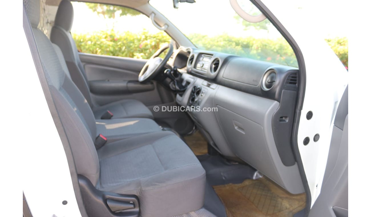 نيسان أورفان لوحة فان Std نيسان فان ديليفري  حموله 5 راكب موديل 2016 جير عادي