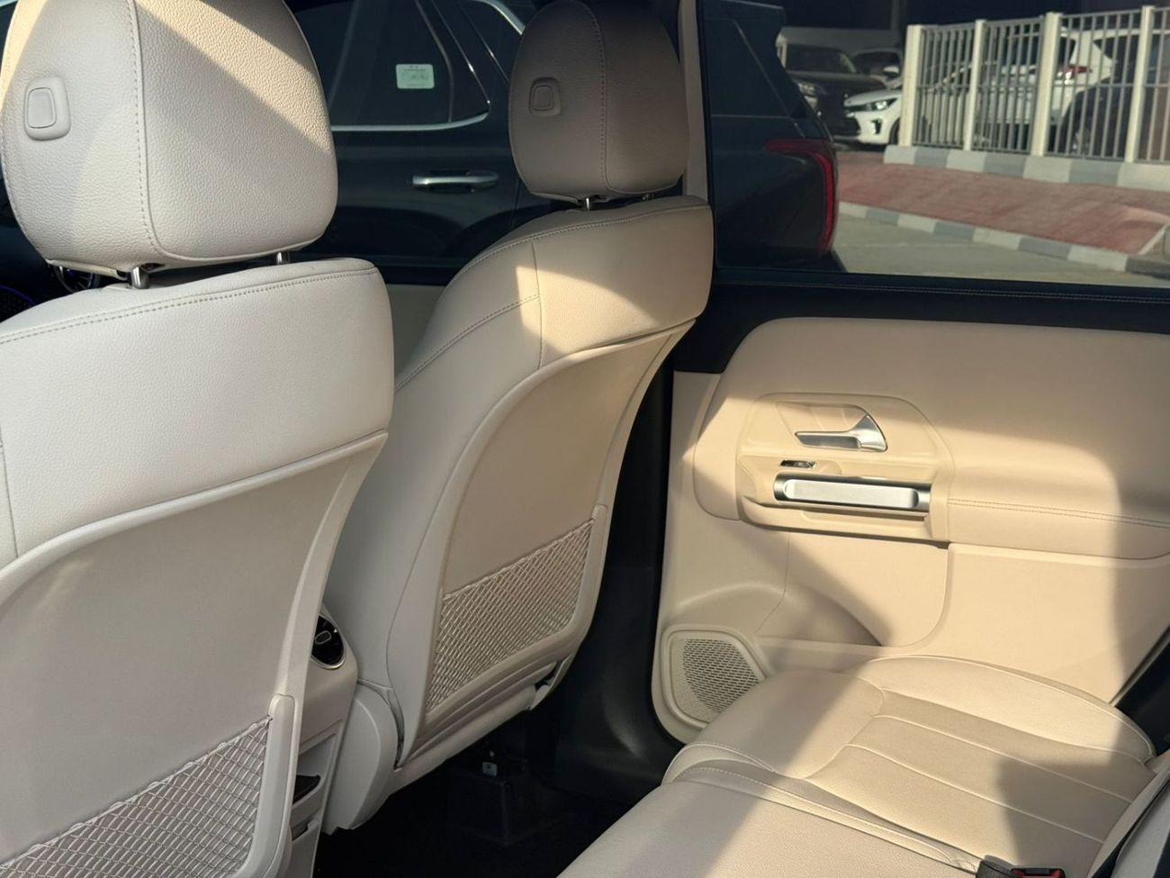 مرسيدس بنز GLB 200 MERCEDS GLB 200 2024 2.0