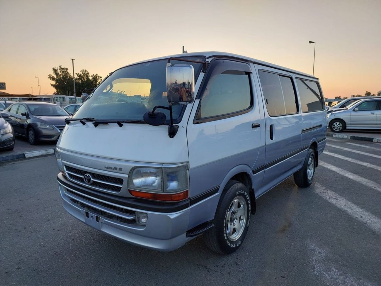 Toyota Hiace TOYOTA HIACE VAN RIGHT HAND DRIVE(PM02151)