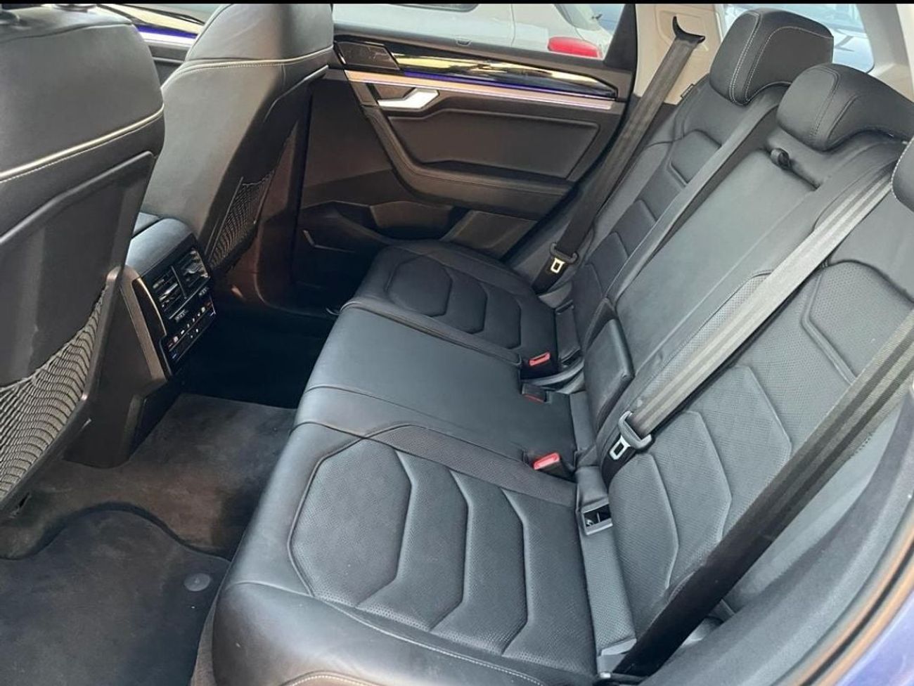 فولكس واجن طوارق Right-Hand drive V6 diesel Auto