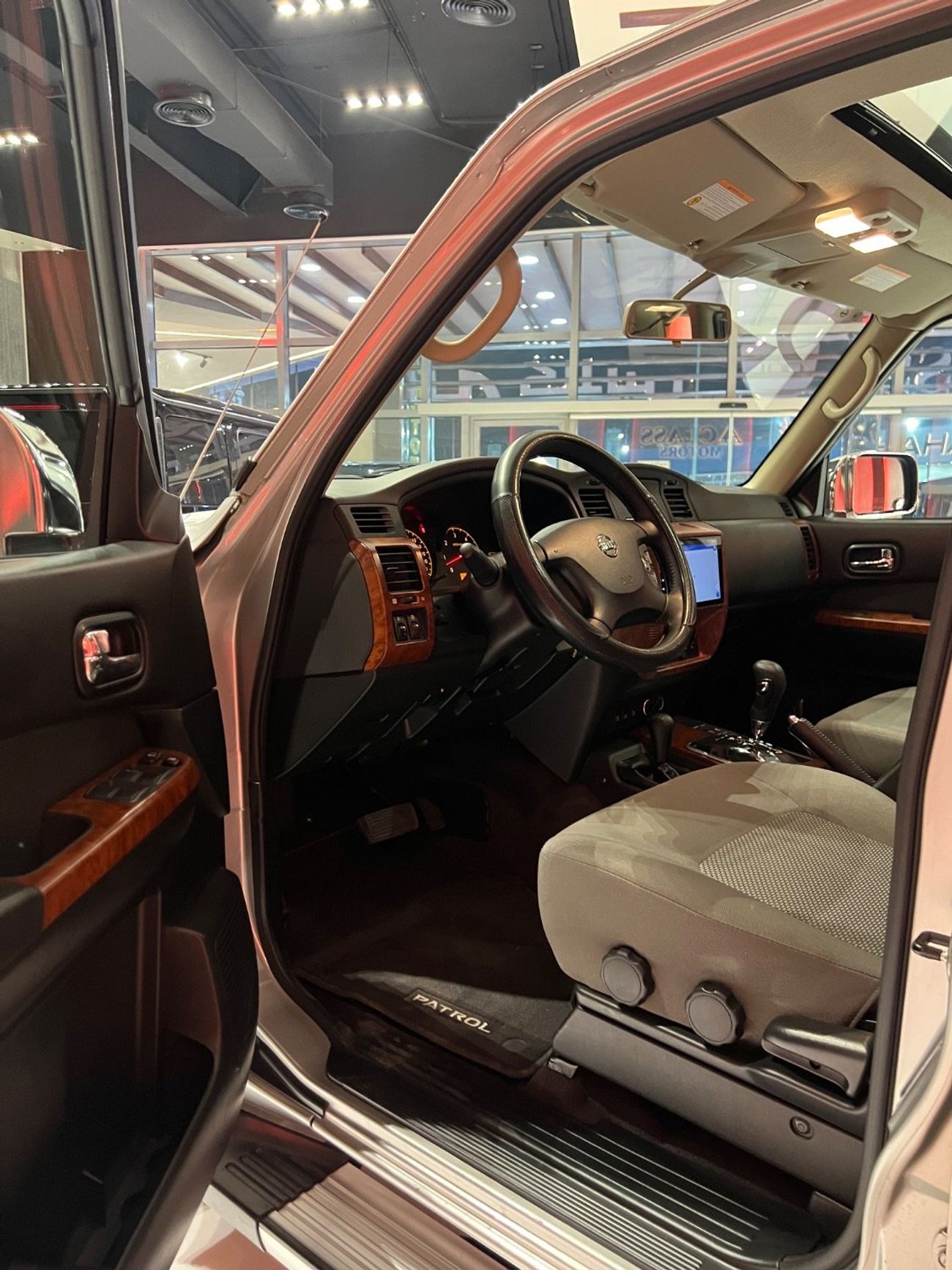 نيسان باترول سفاري Safari 4.8L A/T