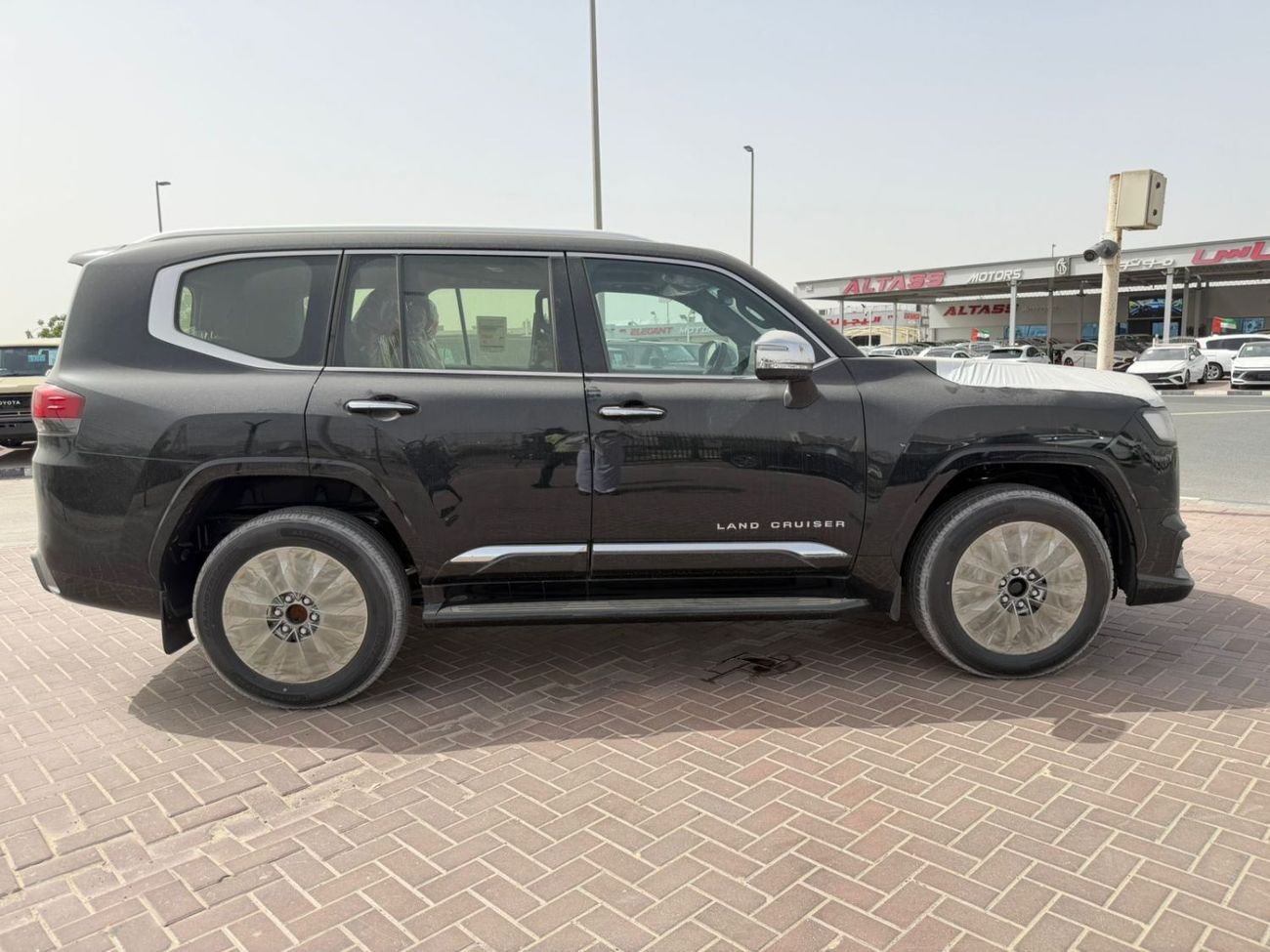 Toyota Land Cruiser VXR Toyota Land Cruiser VXR 3.5TT 2026 Full option GCC