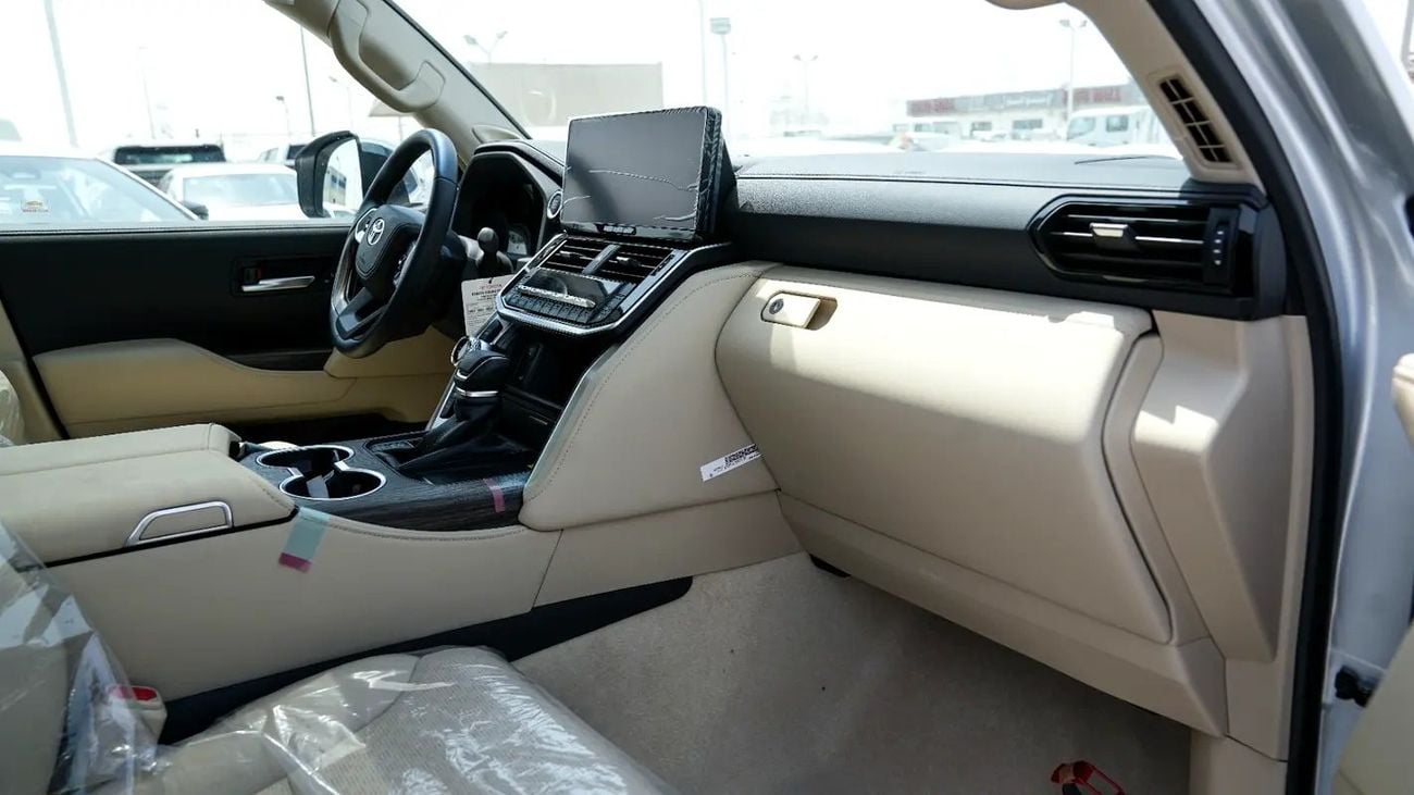 تويوتا لاند كروزر VXR Brand VXR 4.0 | GCC Specs | Zero Mileage