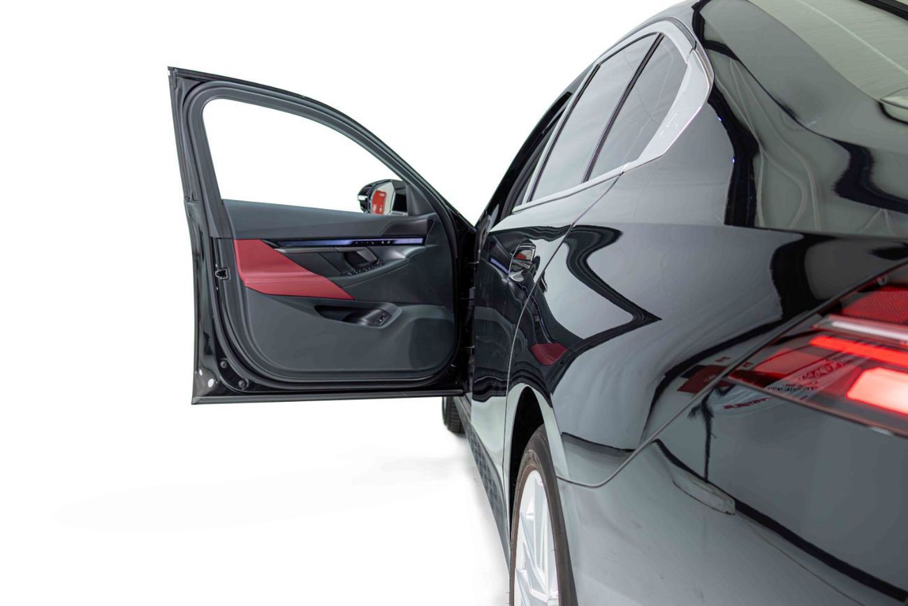 BMW 520i GCC-1 Owner-AGMC Warranty Service Package Until 2030-Burgendy Red Premium Interior