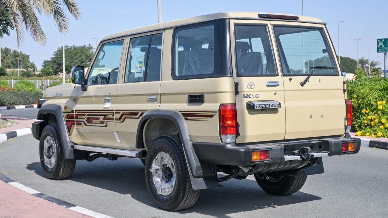 Toyota Land Cruiser 70 LC76 Manual ECTAGR017 - 2026 Toyota LC76 5 Doors Hardtop - 4.0L Petrol Manual - With Snorkel - Beige