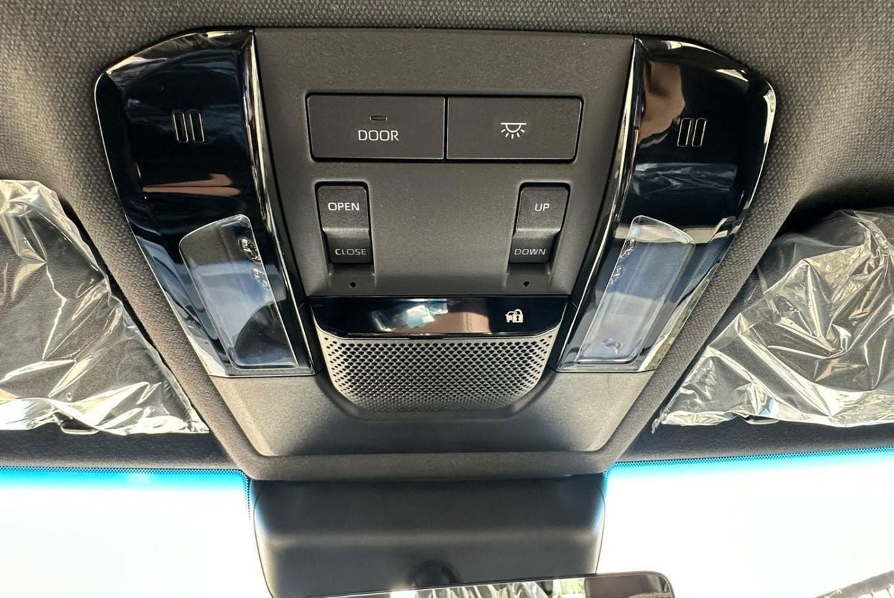 تويوتا برادو VXR Adventure Dual Tone 2.4T