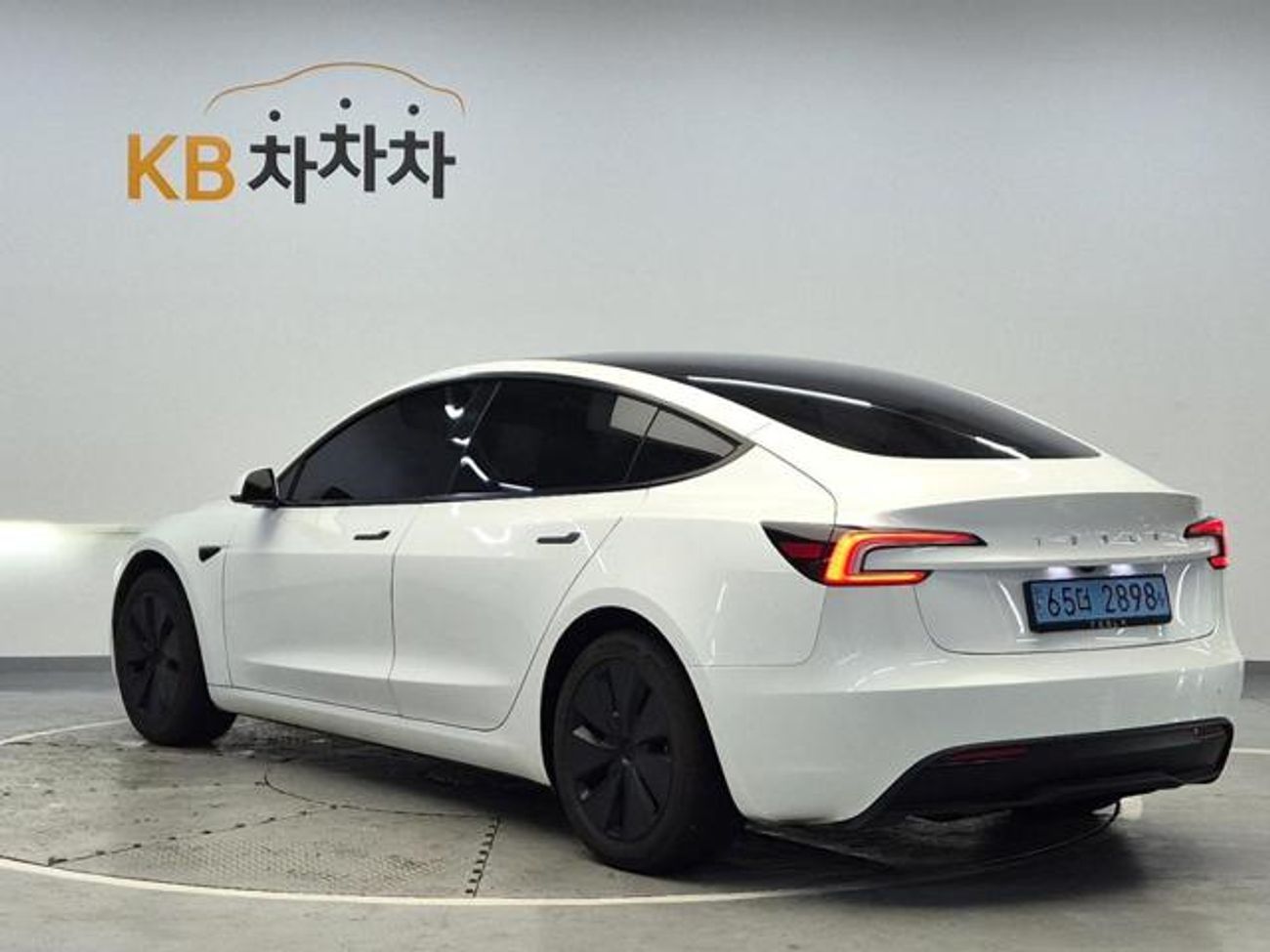 تسلا موديل 3