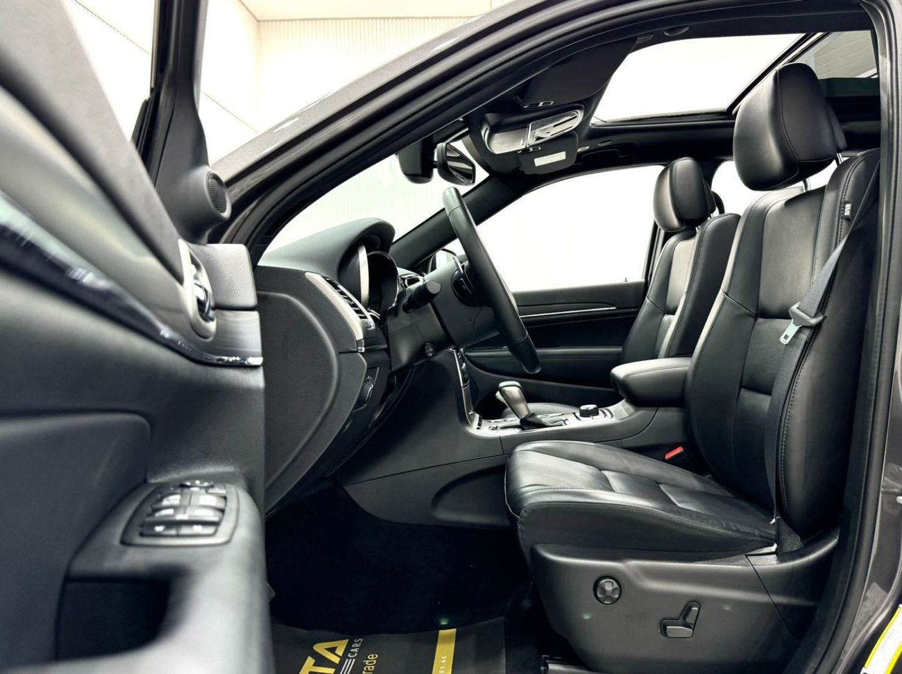 جيب جراند شيروكي 2021 Jeep Grand Cherokee Limited, 2027 Jeep Warranty, 2025 Jeep Service Pack, Full Options, GCC