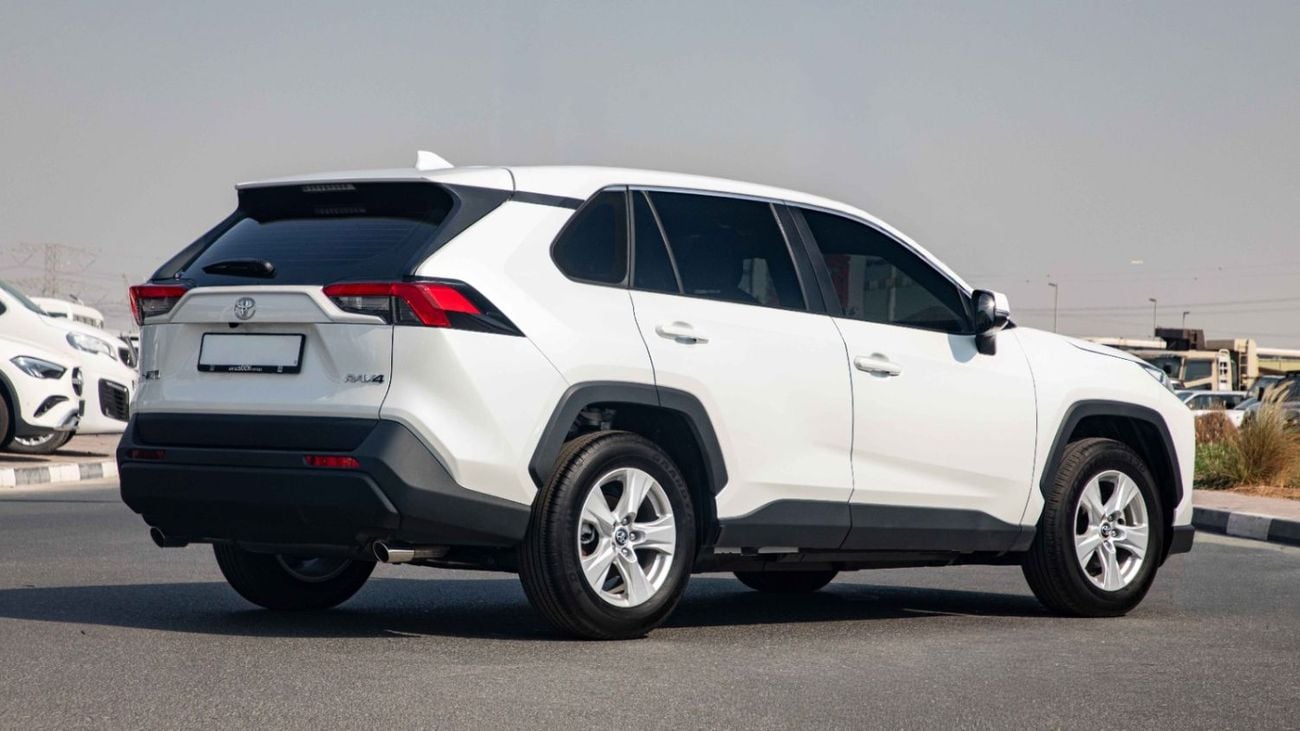 Toyota RAV4 LE — фото 5