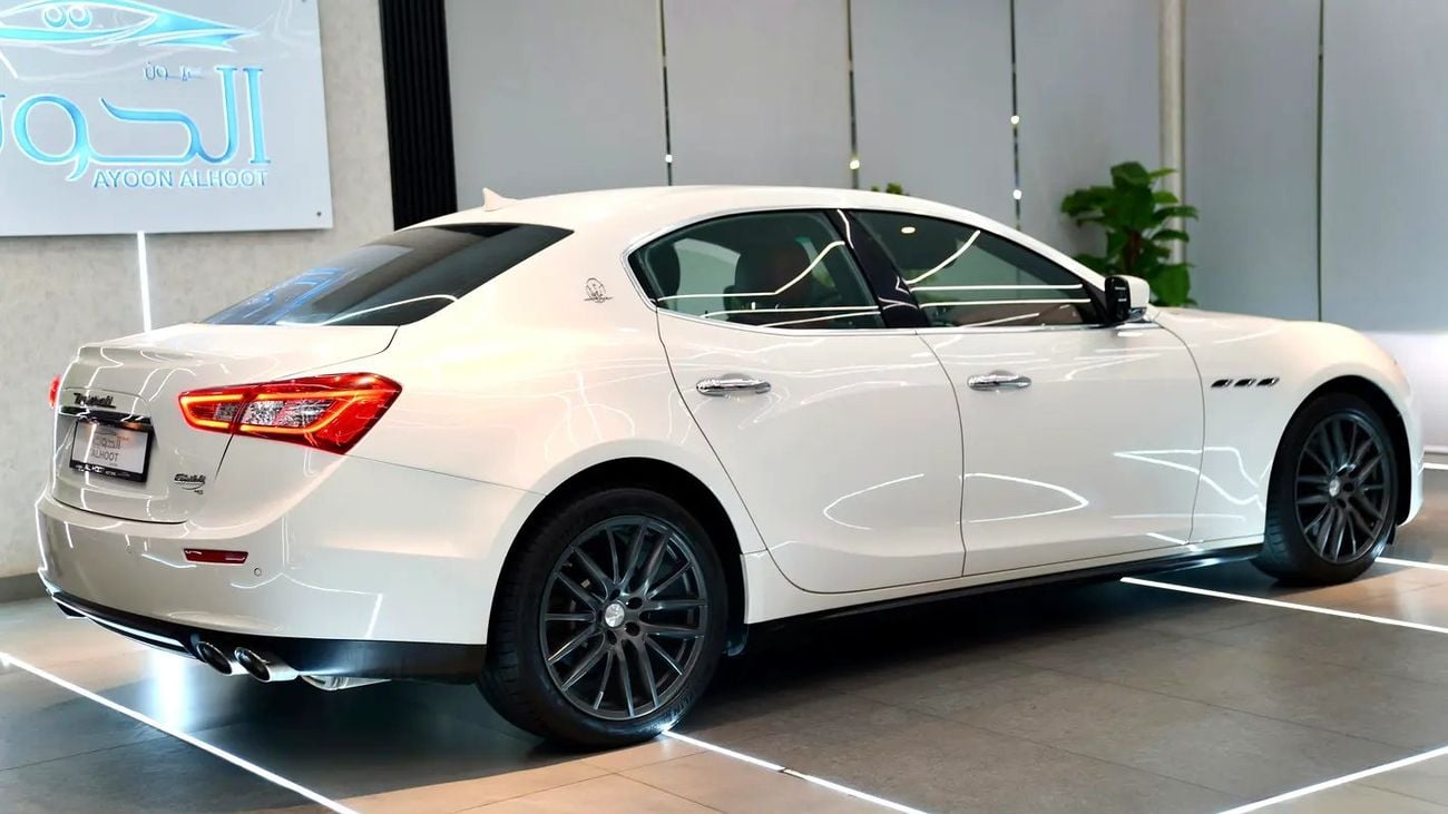 Maserati Ghibli BEST WHITE S Q4 V6 || TOP RANGE || GCC || RED INTERIOR || ACCIDENT FREE ||