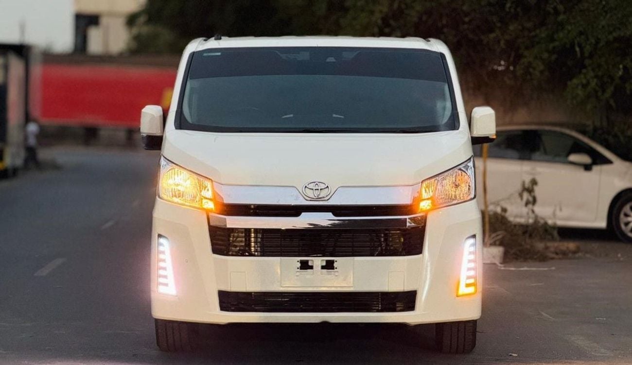تويوتا هاياس 5 SEATER | BLIND SPOT MONITORING | AUTOMATIC TRANSMISSION | 2.8L DIESEL | STEERING CONTROL SWITCHES 