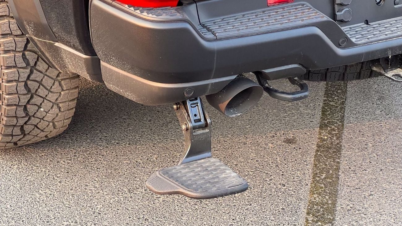 RAM 1500 EXPORT PRICE - RAM RHO 3.0L TT HO - Red (FULL OPTION)