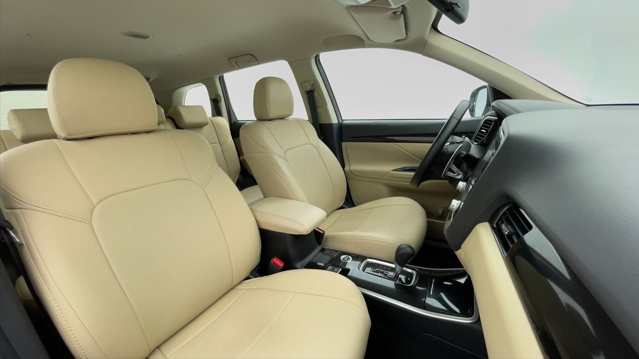 ميتسوبيشي آوتلاندر GLS MID 3 | بدون دفعة مقدمة | اختبار قيادة مجاني للمنزل