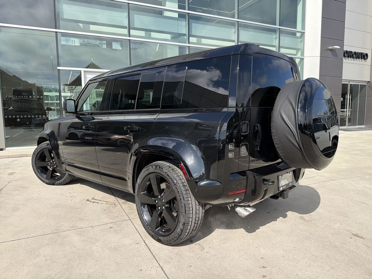 لاند روفر ديفندر 110 P525 V8 Brand New * Export Offer *