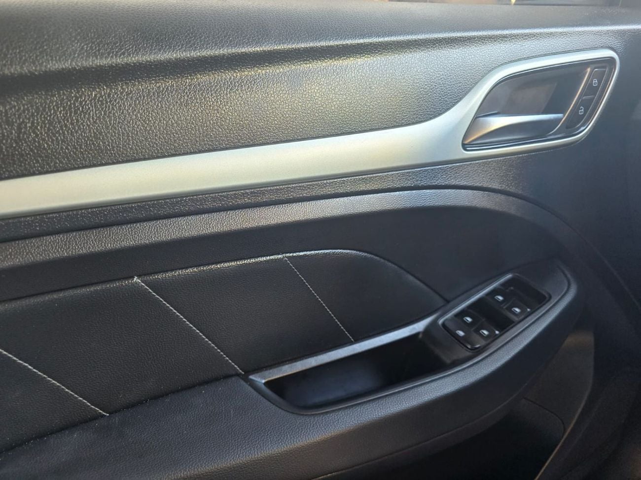 MG ZS MG ZS 2020 MODEL WITH GCC SPECS RED COLOR