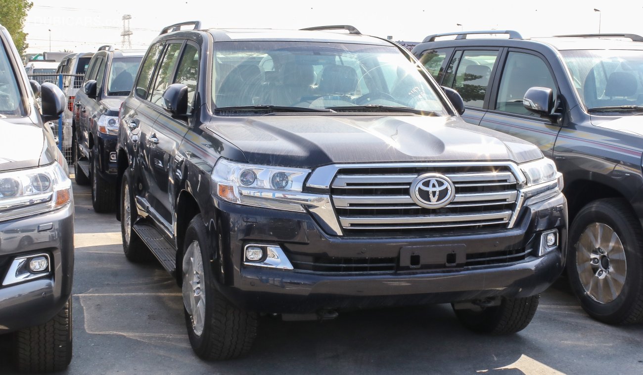 Toyota Land Cruiser GXR V8