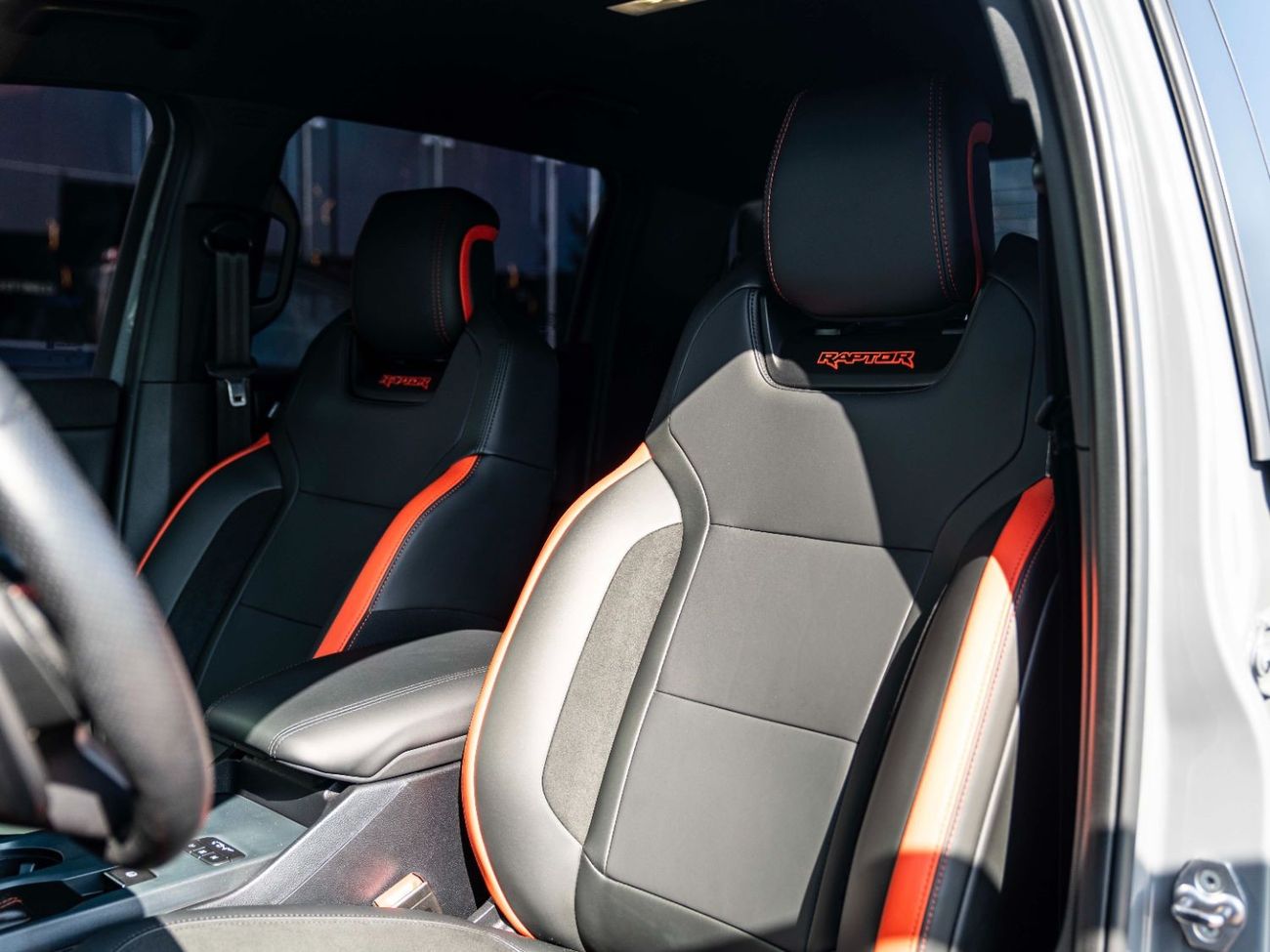 Ford Ranger Raptor AED 3,932 PM • RANGER RAPTOR • ONLY 4,000 KMS • FORD WARRANTY AND SERVICE CONTRACT UNTILL 2029