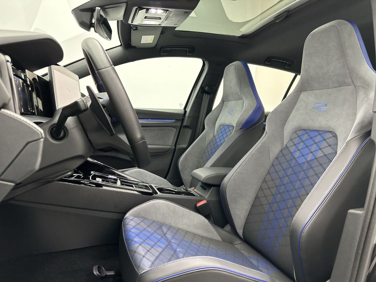 Volkswagen Golf R Base 2.0T