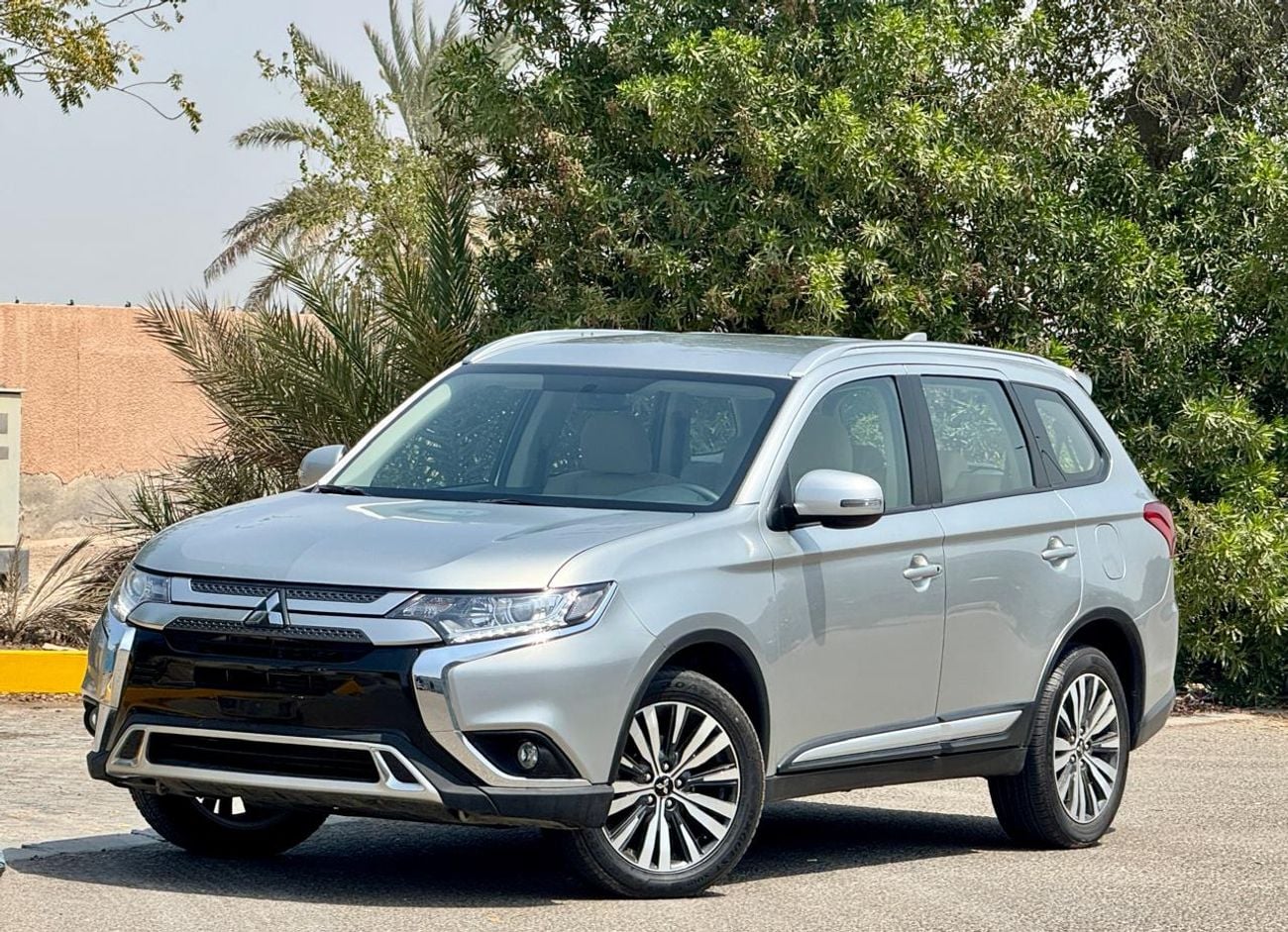 Mitsubishi Outlander GLX 865-Monthly l GCC l 4wd, Cruise, Camera l Accident Free