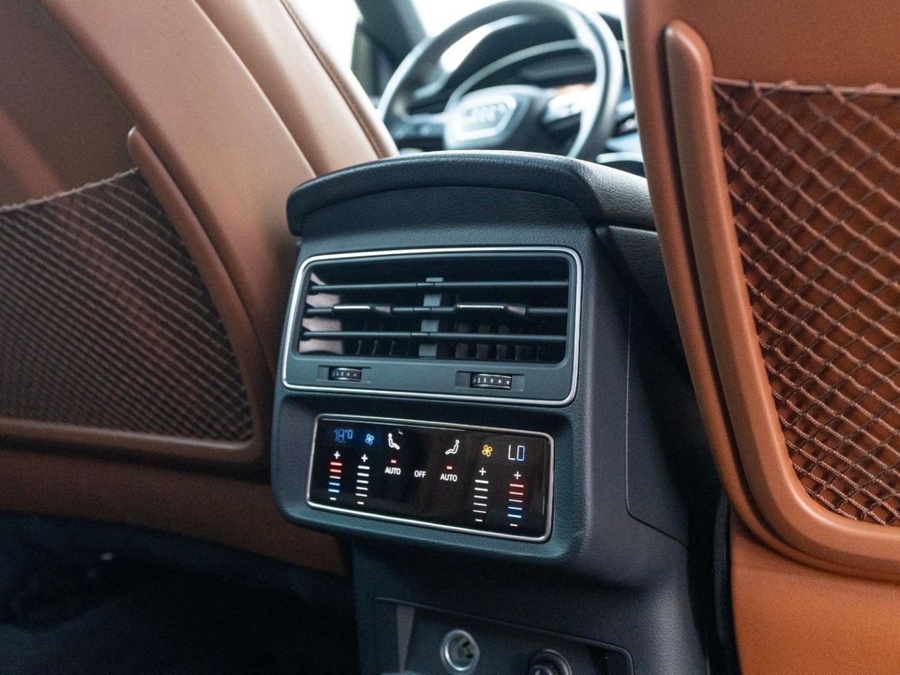 Audi Q8 55 TFSI quattro Luxury 3.0L (340 HP)