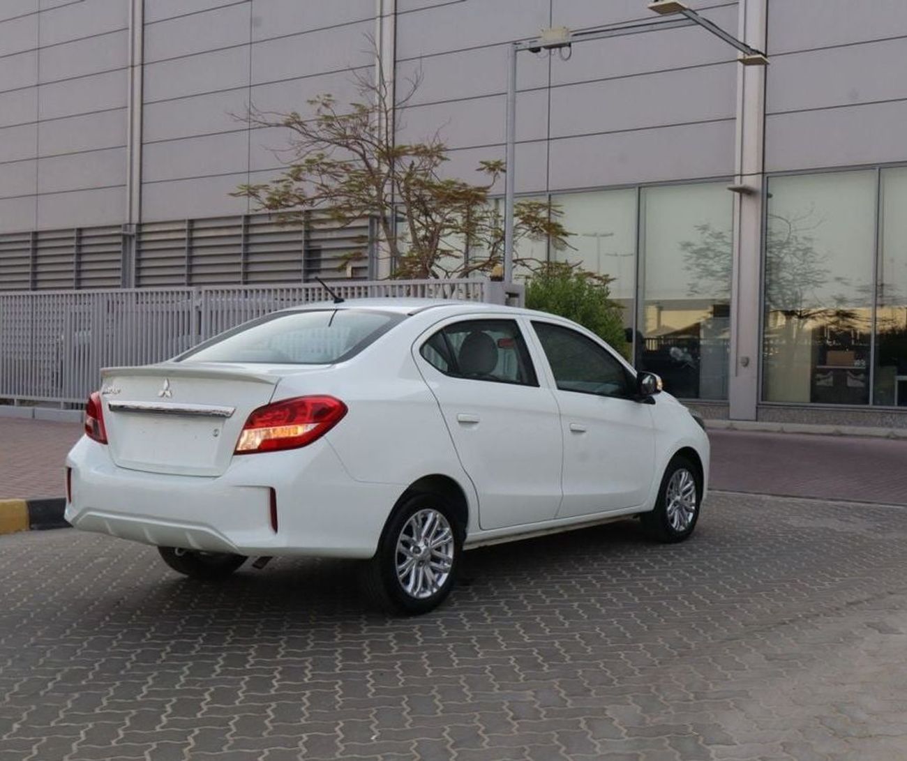 Mitsubishi Attrage GLX Mid 1.2L