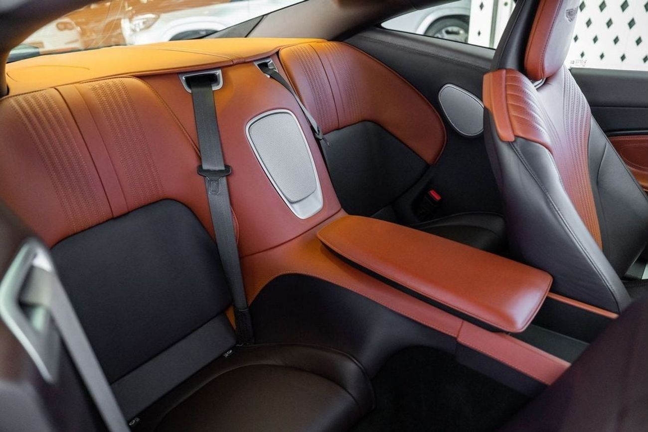 أستون مارتن DB11 Std 4.0L