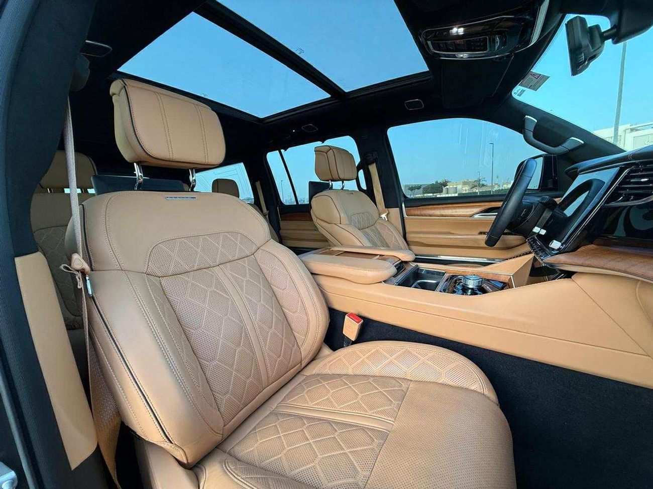 Jeep Grand Wagoneer Series III 3.0T GCC SPEC FULLY LOADED UNDER WARRANYTY