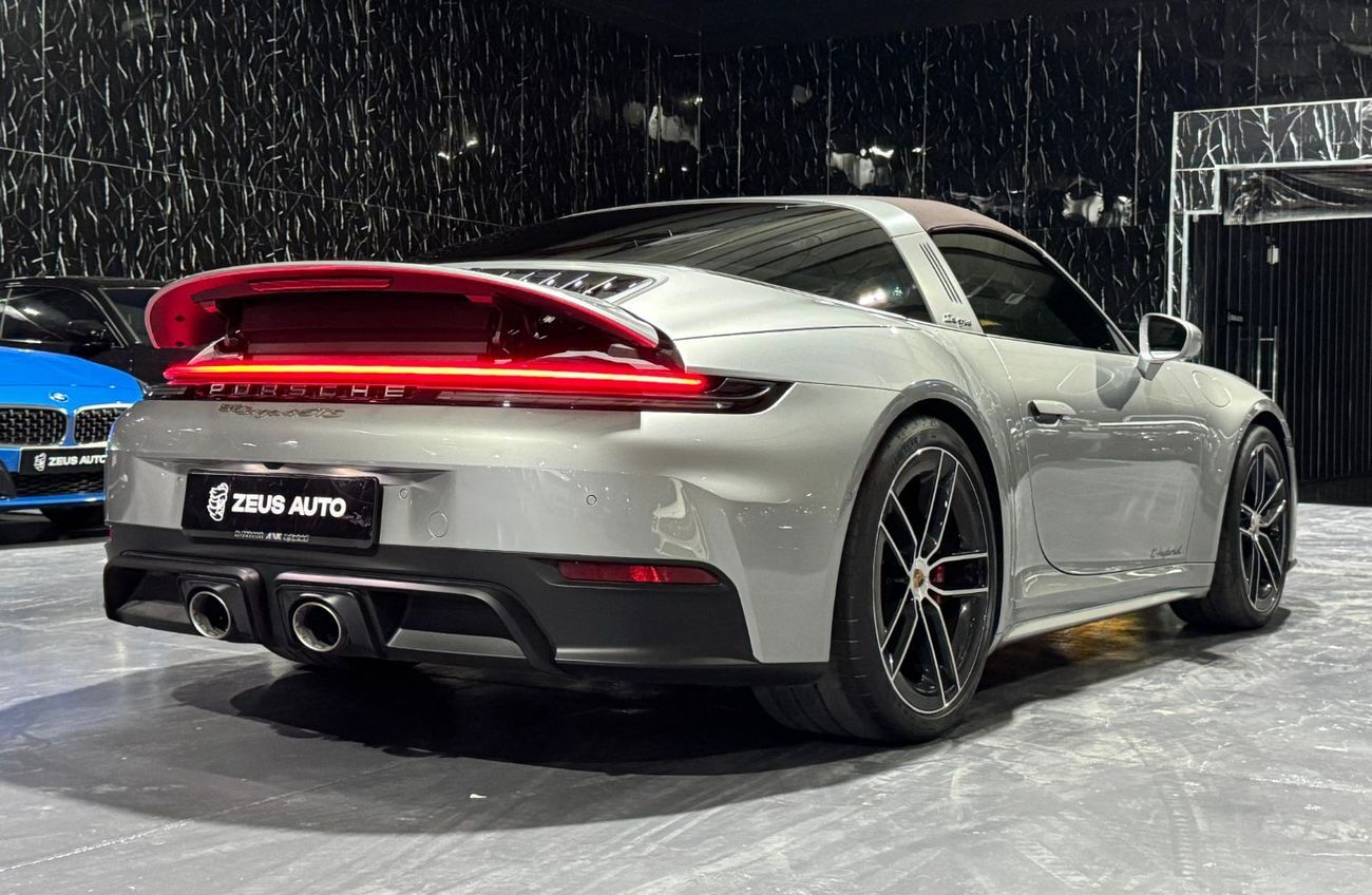 Porsche 911 Targa 4 GTS (541 HP) Convertible 2025 Porsche 911, 2027 Porsche Warranty, Sport Chrono Package, Very