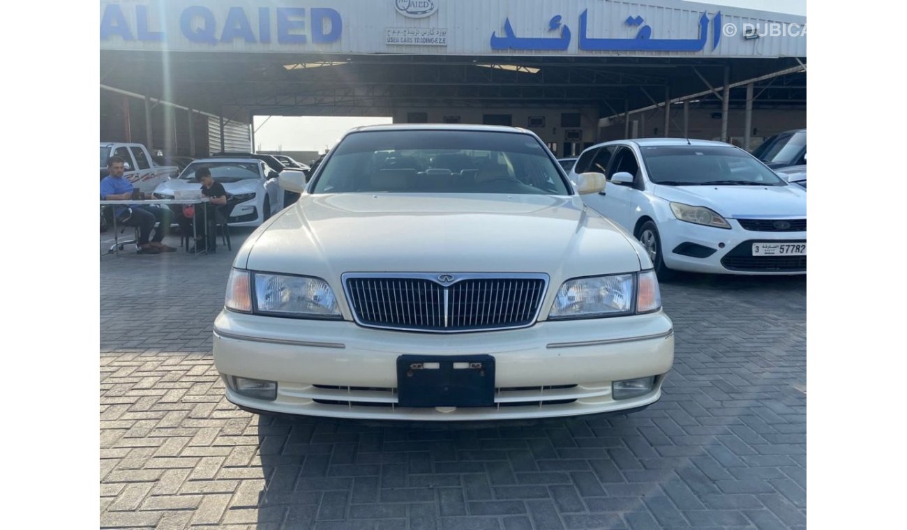 إنفينيتي Q40 موديل 1996 خليجي 8 سلندر ناقل حركة اوتوماتيك عداد الكيلو متر 157000km