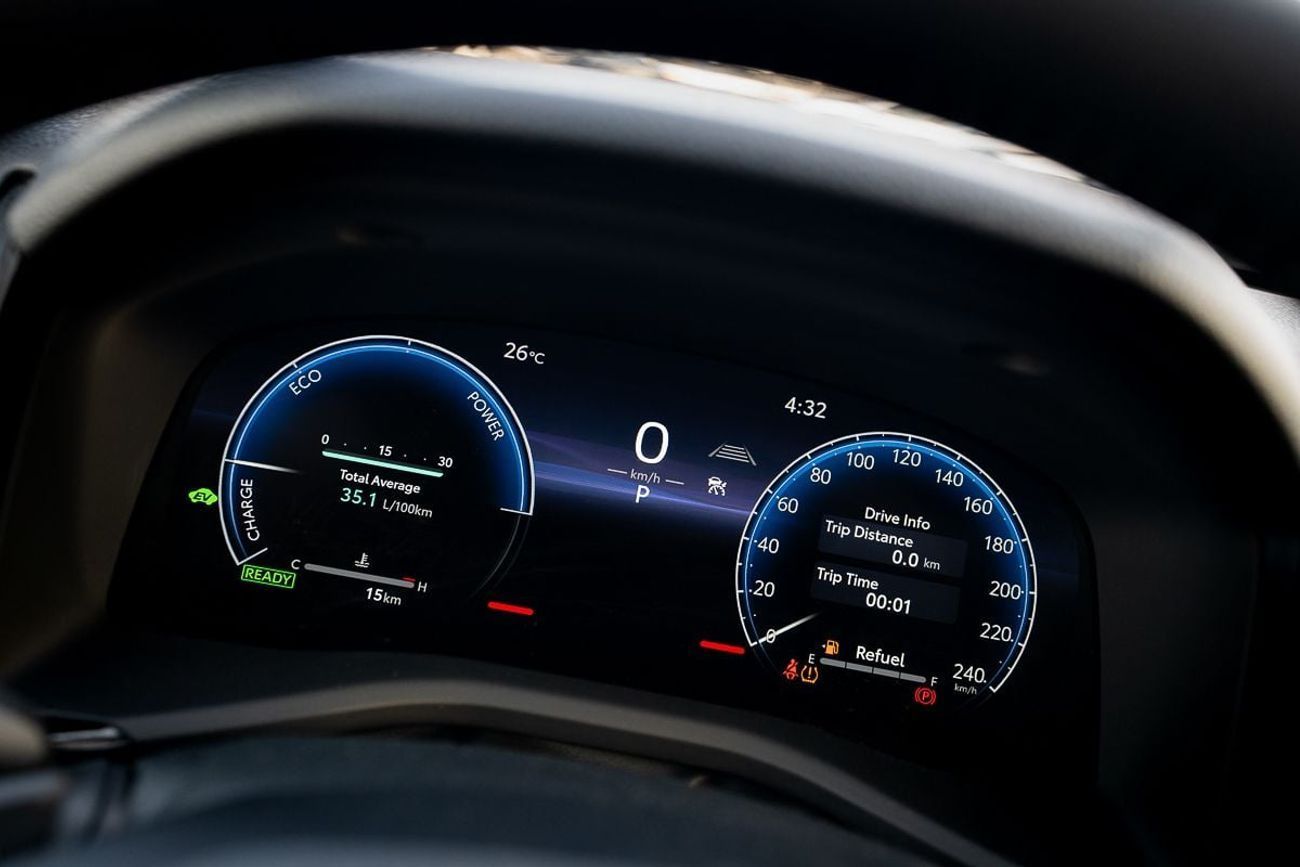 تويوتا كامري Lumiere Hybrid 2.5L Petrol Automatic Transmission 2025