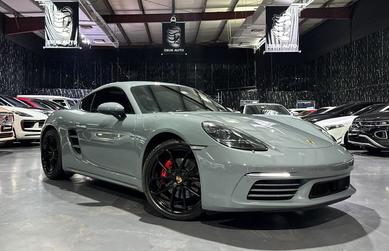 Porsche 718 Cayman STYLE EDITION Porsche 718 cayman | GCC |  Rare ARCTIC Grey | Low Mileage