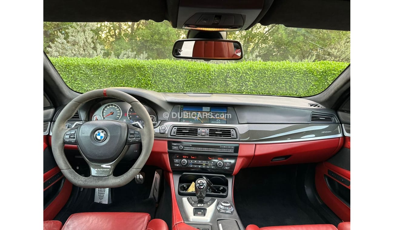 BMW M5 Std M5 F10 2012 // GCC // IN PERFECT CONDITION // FULL OPTIONS