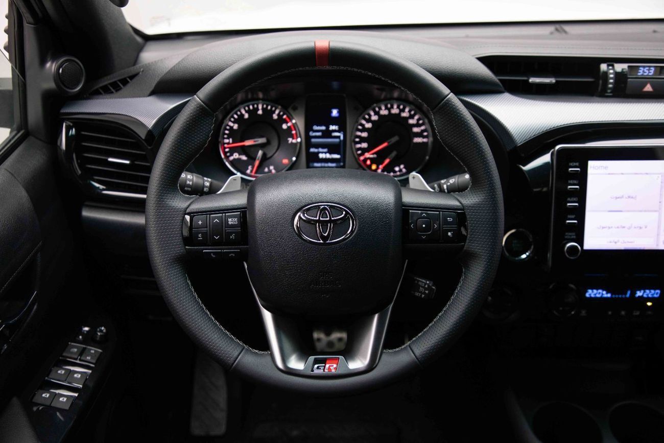 تويوتا هيلوكس 