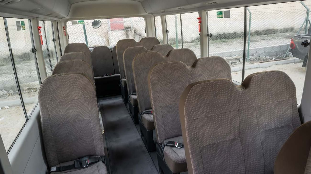 Toyota Coaster COASTER 23STR MT DSL 4.0(WHITE INSIDE MD GREY)25YM