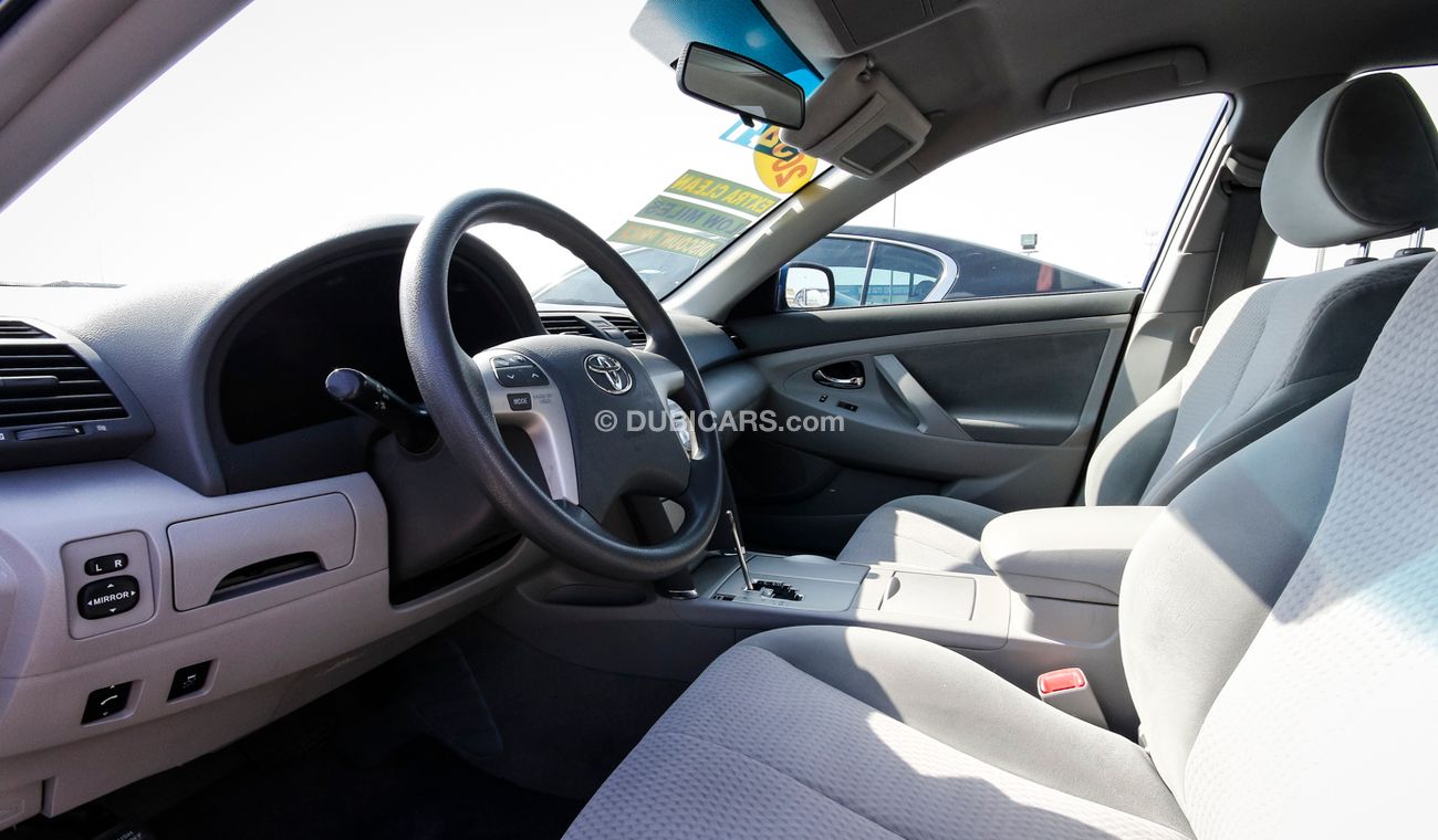 تويوتا كامري LE