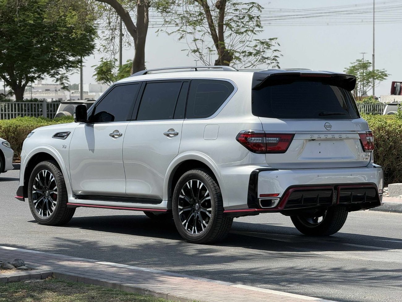 Nissan Patrol GCC SPEC UNDER WARRANTY NEAT AND CLEAN LESS KILOMETER