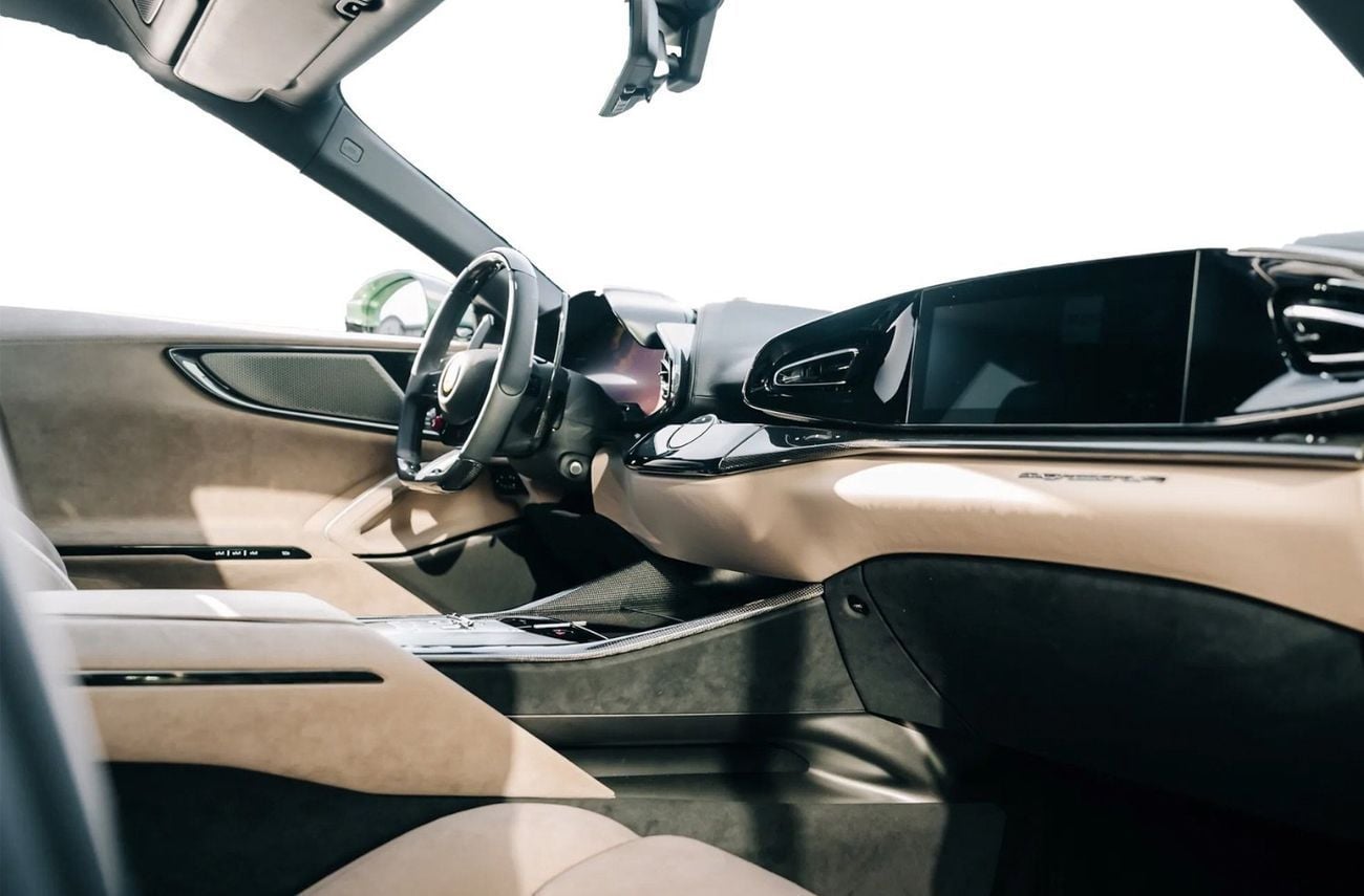 فيراري بوروسانجوي STD Bianco Fuji Pearl White | Cream Alcantara & Leather Interior | Full Carbon