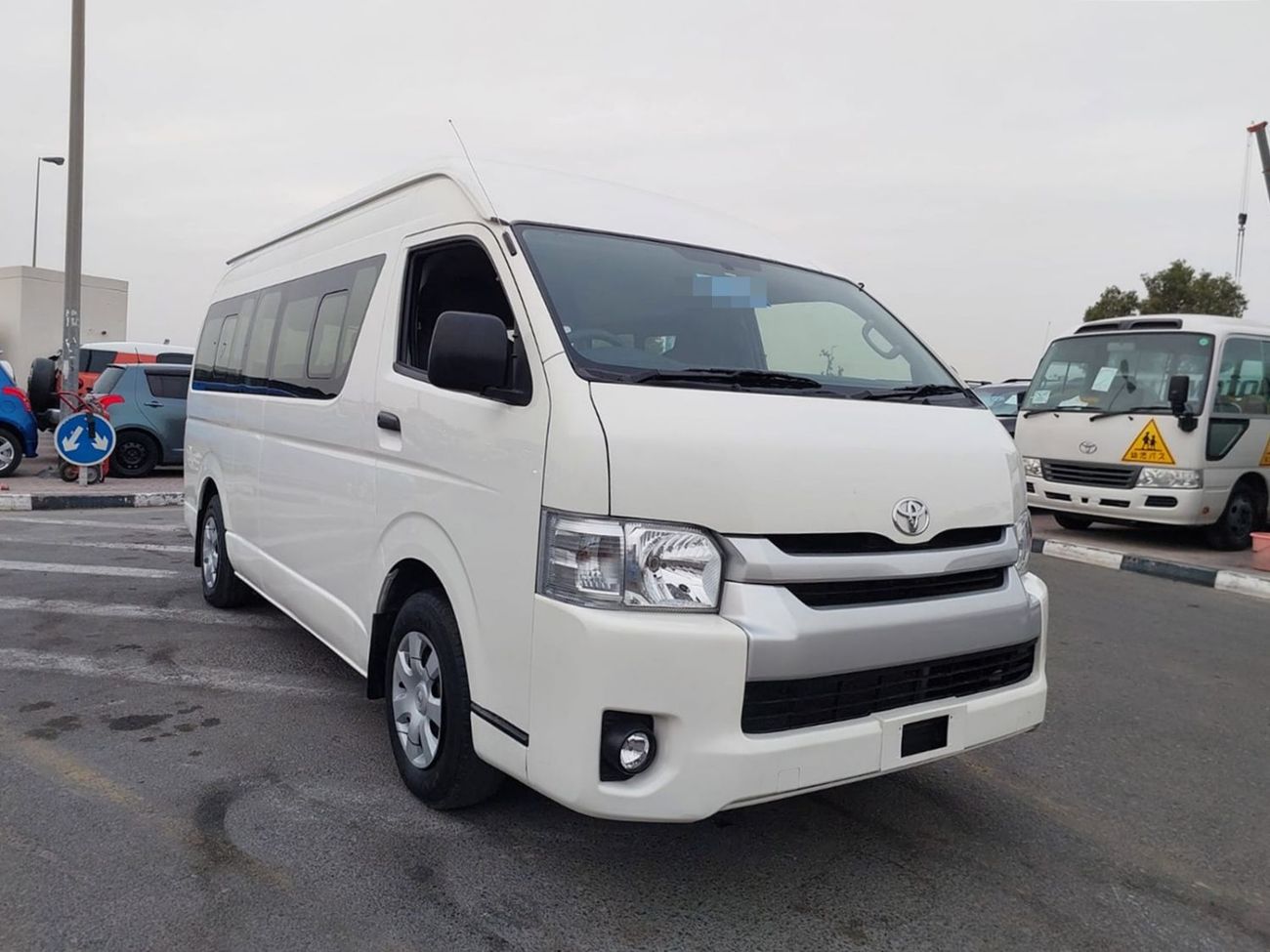 تويوتا هاياس (RAMADAN OFFER) TOYOTA HIACE COMMUTER VAN RHD 2016 MODEL 2.5 L DIESEL MANUAL(PM61244)