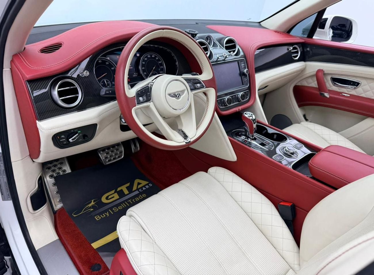 Bentley Bentayga STD 2019 Bentley Bentayga V8, 1 Year Warranty, Full Service History, Carbon Fibre Package, Japanese