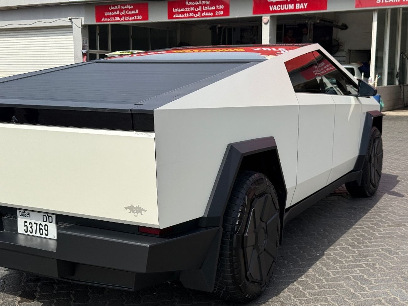 Tesla Cybertruck Cyberbeast