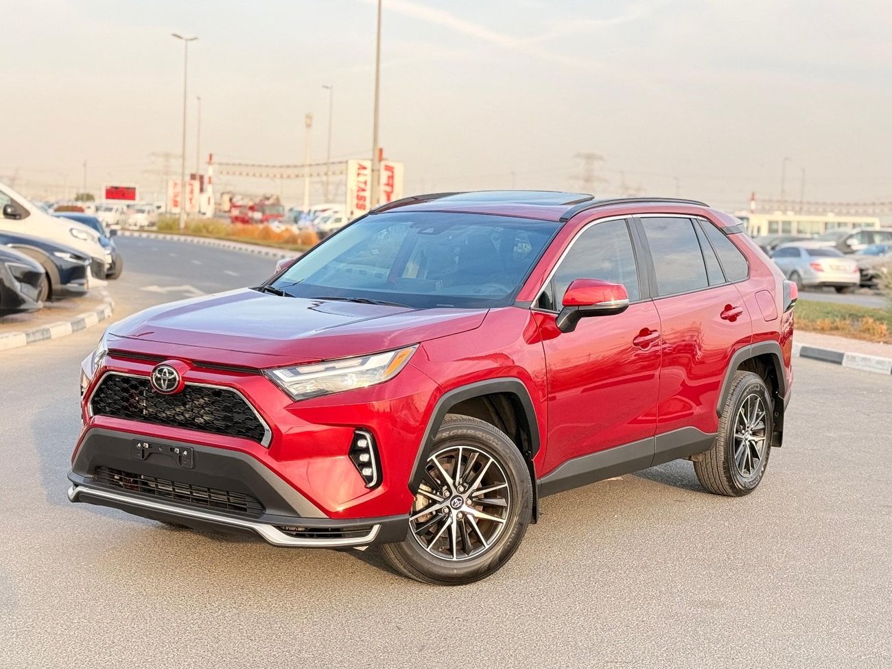 تويوتا راف ٤ XLE AWD 2.5 Sunroof  2024