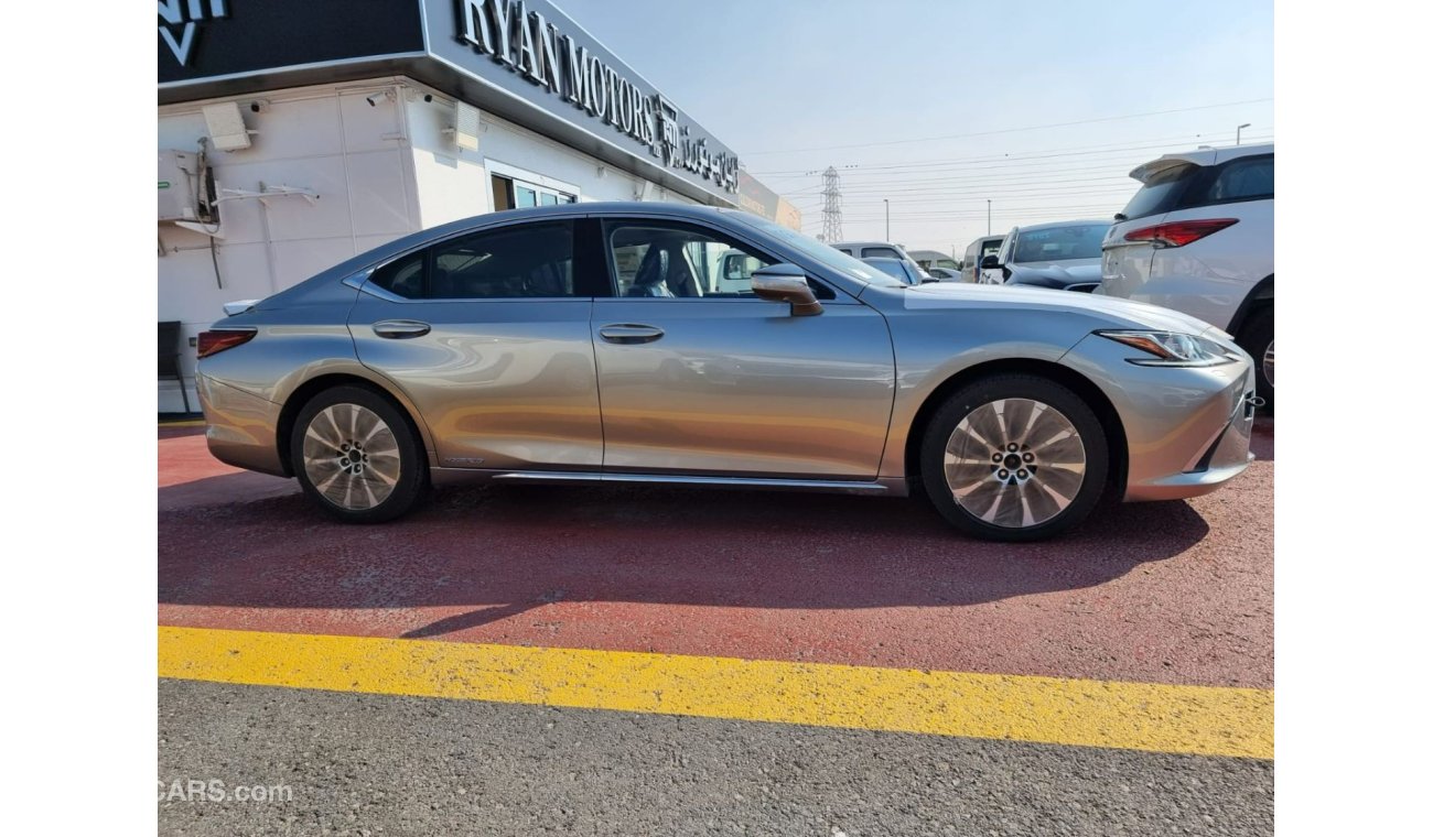 Lexus ES 300 Lexus ES 300 Hybrid 2.5L with Memory Seats, 360 Degree Camera GCC Spec Model 2019