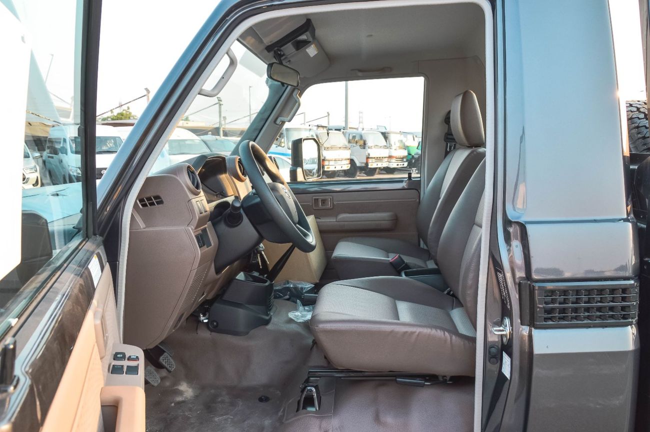 Toyota Land Cruiser Pick Up TOYOTA LAND CRUISER 79 2.8L MT SC DIESEL PICKUP 2025