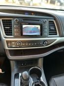 تويوتا هايلاندر 2019 Toyota Highlander MidOption - 2.7L V4 - Rear Camera - 7 Leather Seat