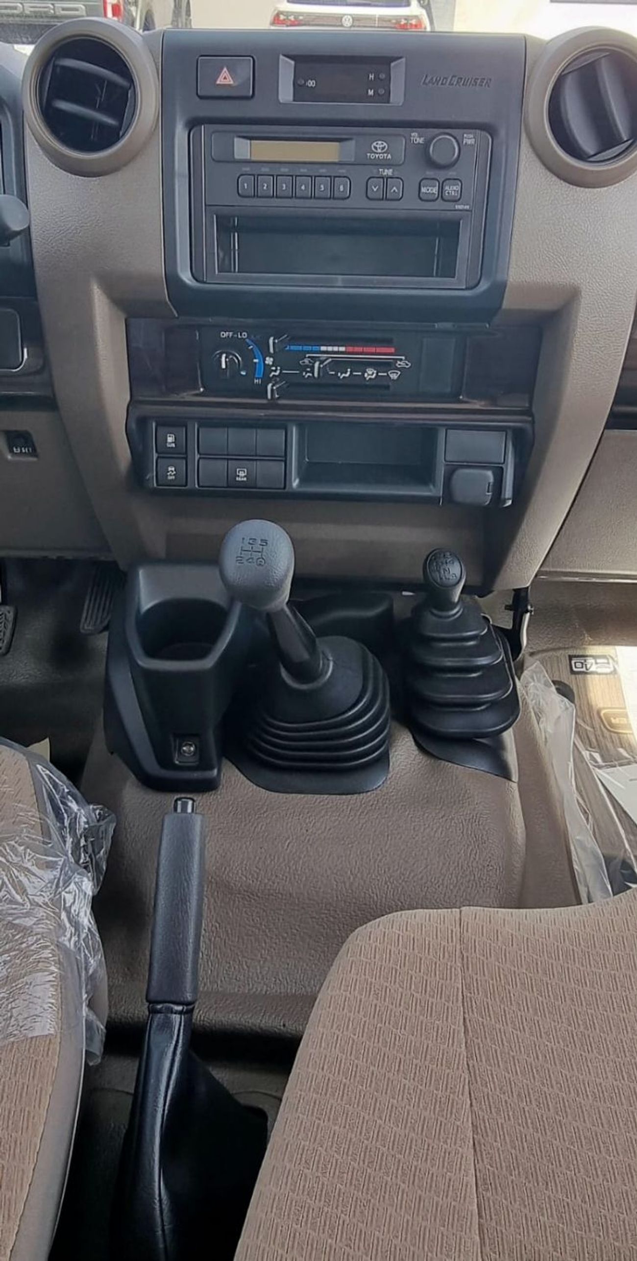 تويوتا لاند كروزر 70 TOYOTA LAND CRUISER LC78 4.0L 3-DOOR M/T MY 2025
